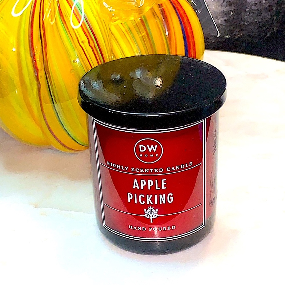 DW HOME APPLE PICKING CANDLE RICHLY SCENTED NEW MINI